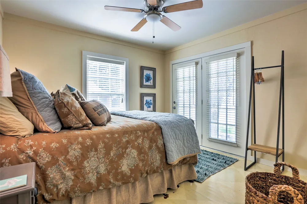 809 E Highway Street Fredericksburg, TX 78624