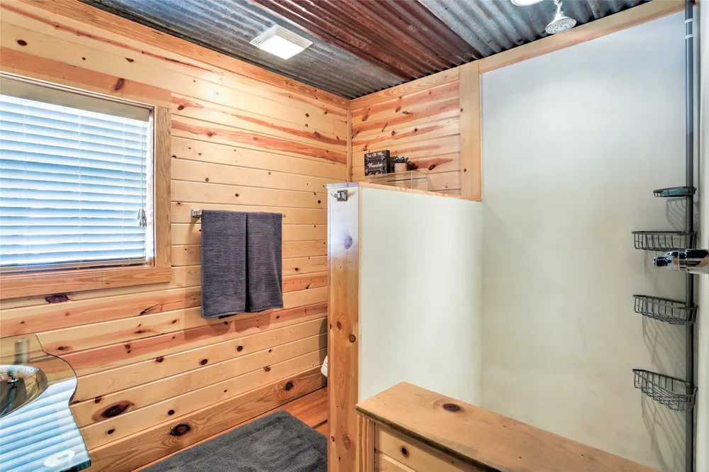 809 E Highway Street Fredericksburg, TX 78624
