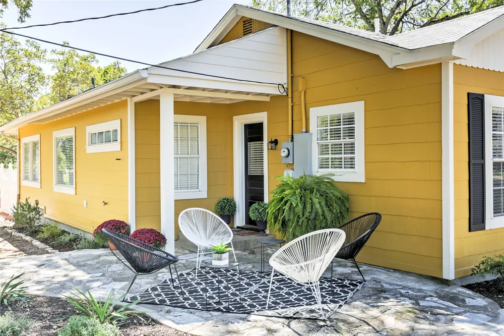 809 E Highway Street Fredericksburg, TX 78624