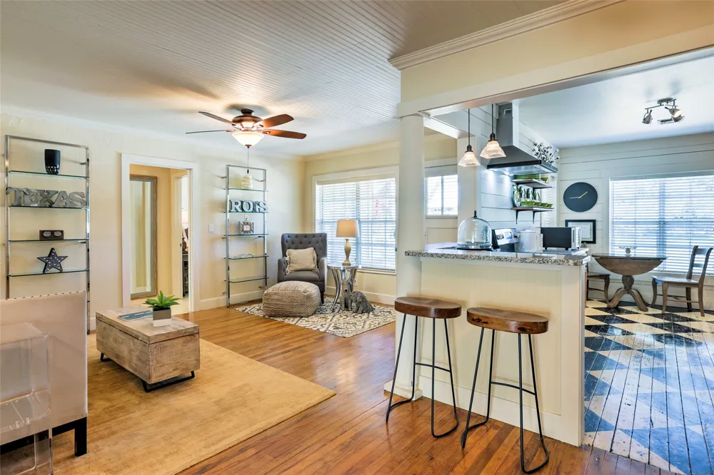 809 E Highway Street Fredericksburg, TX 78624
