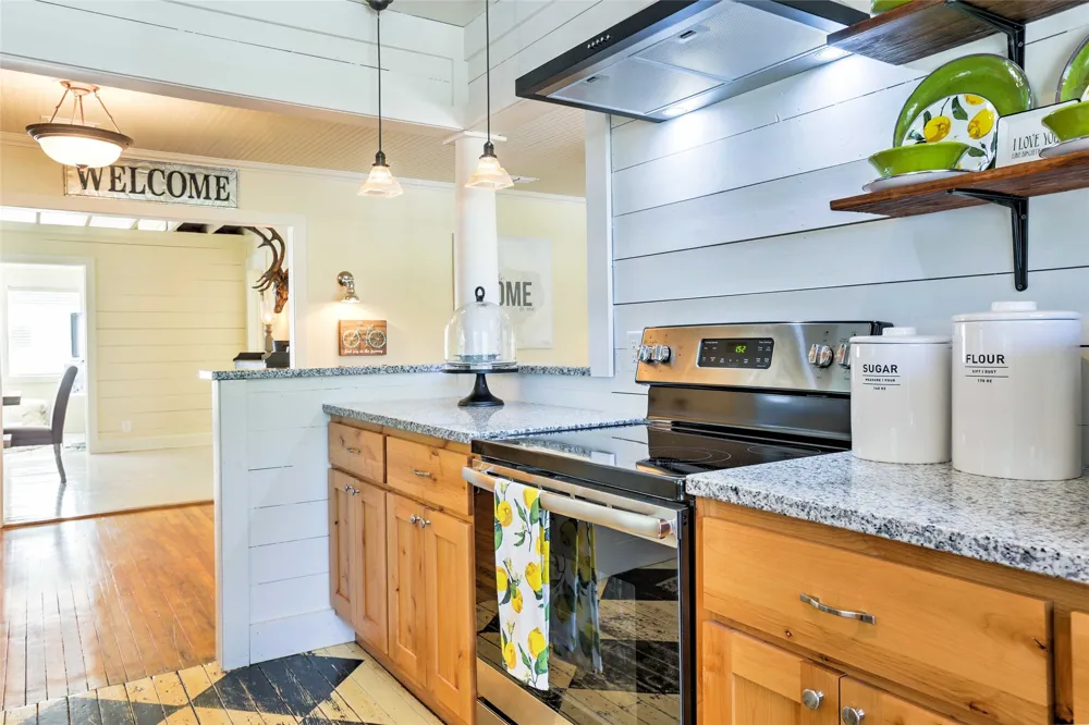 809 E Highway Street Fredericksburg, TX 78624