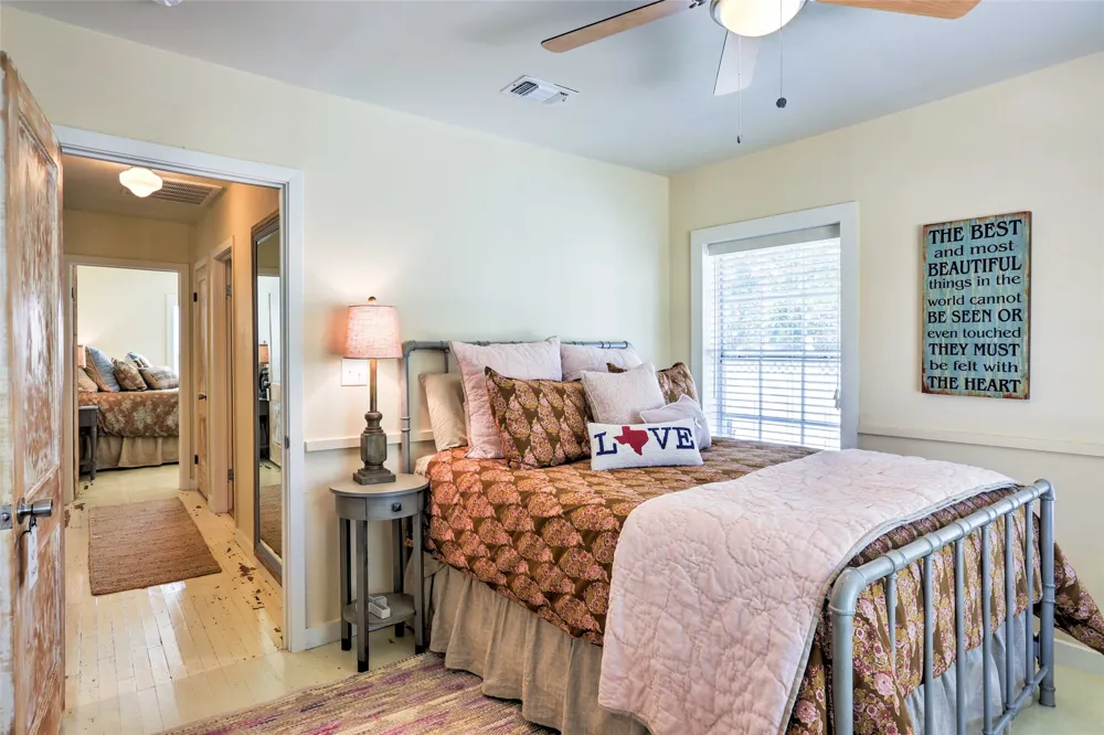 809 E Highway Street Fredericksburg, TX 78624