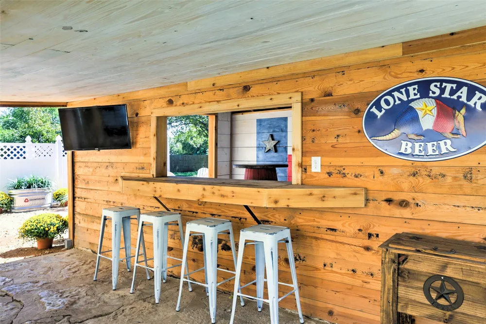 809 E Highway Street Fredericksburg, TX 78624