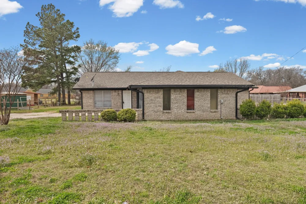 706 S Manson Street Wolfe City, TX 75496