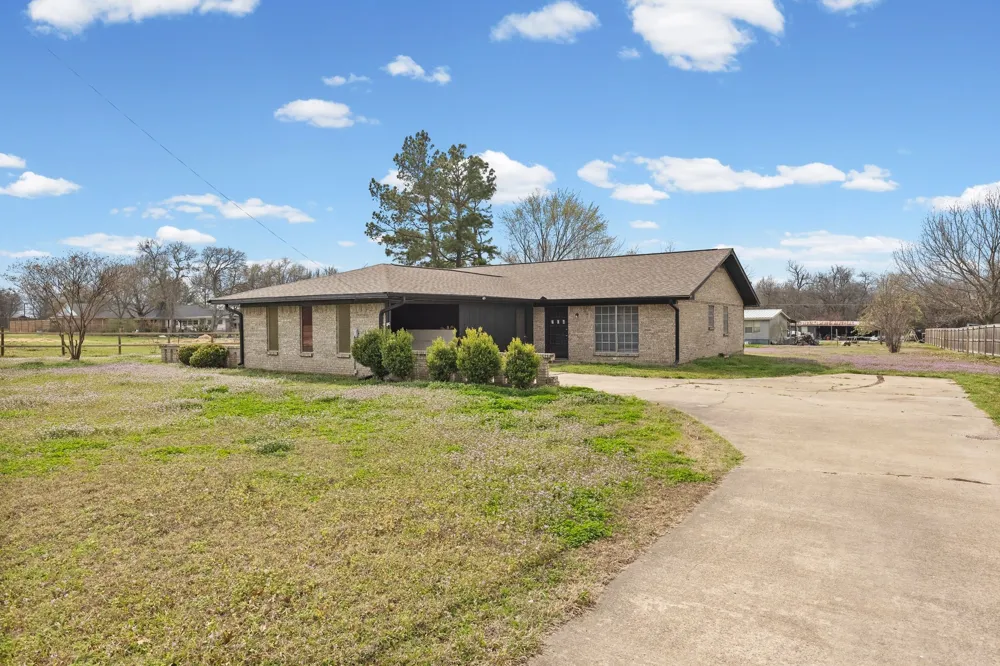 706 S Manson Street Wolfe City, TX 75496