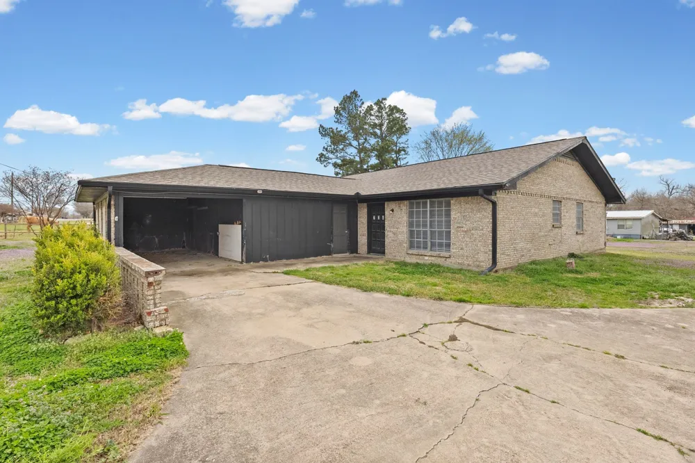 706 S Manson Street Wolfe City, TX 75496