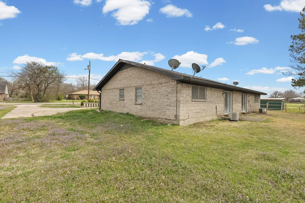 706 S Manson Street Wolfe City, TX 75496