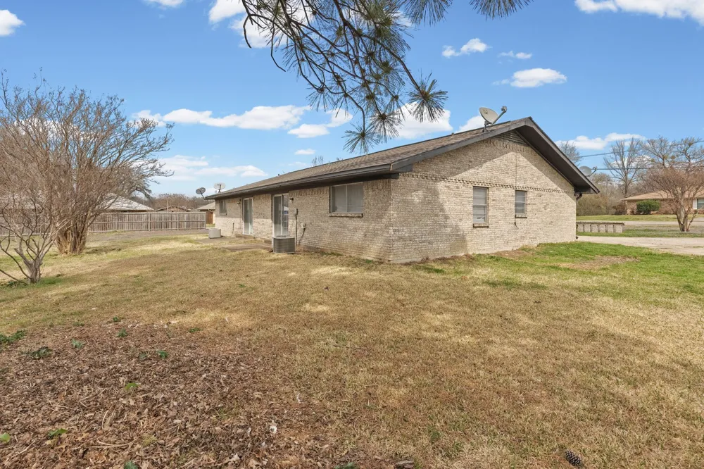 706 S Manson Street Wolfe City, TX 75496