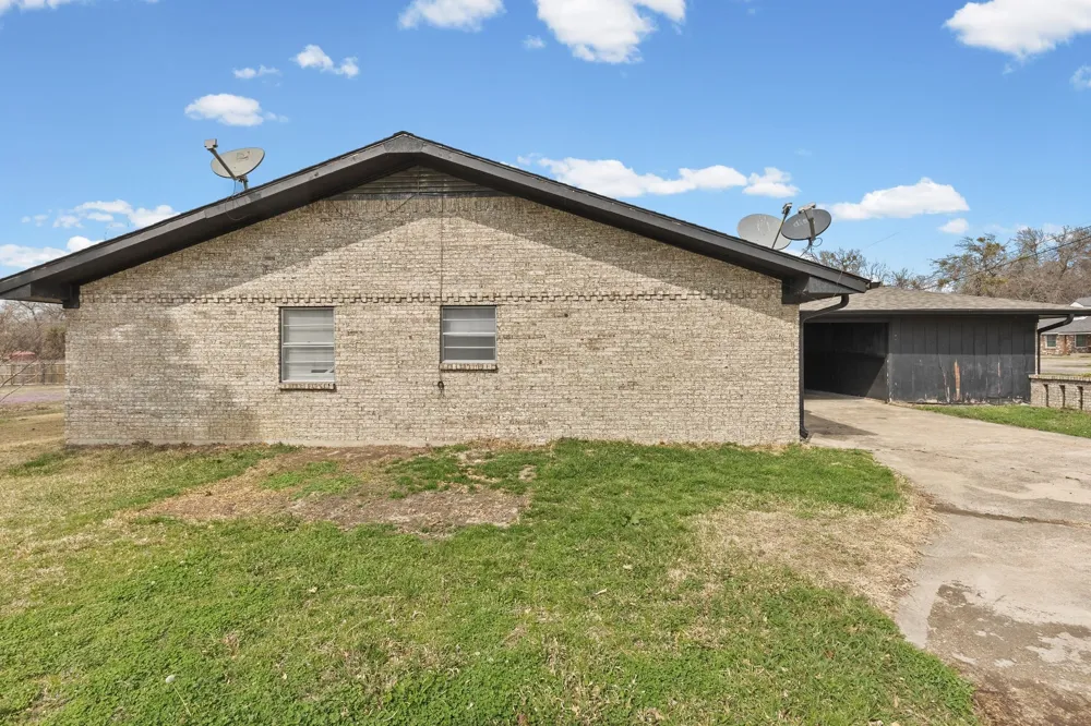 706 S Manson Street Wolfe City, TX 75496