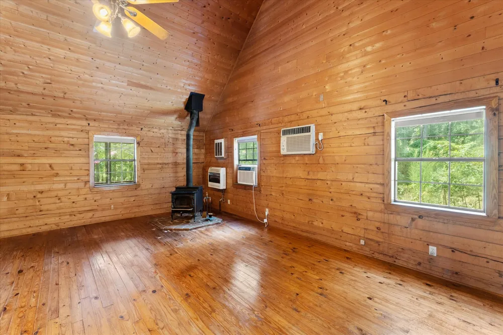 229 County Road 4554 Winnsboro, TX 75494