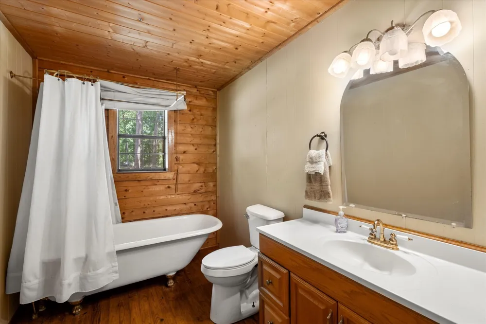 229 County Road 4554 Winnsboro, TX 75494