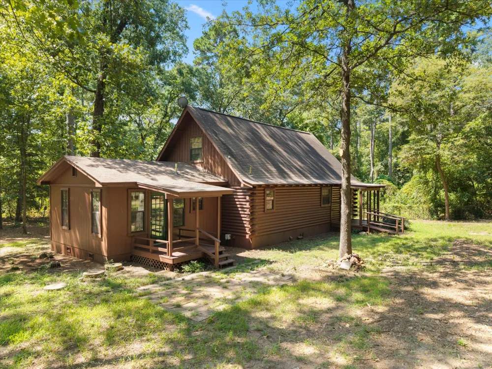 229 County Road 4554 Winnsboro, TX 75494