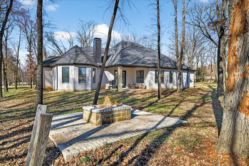 107 Oakbend Trail Mabank, TX 75147