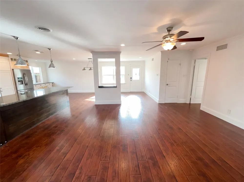 8541 Strathmore Drive Dallas, TX 75238