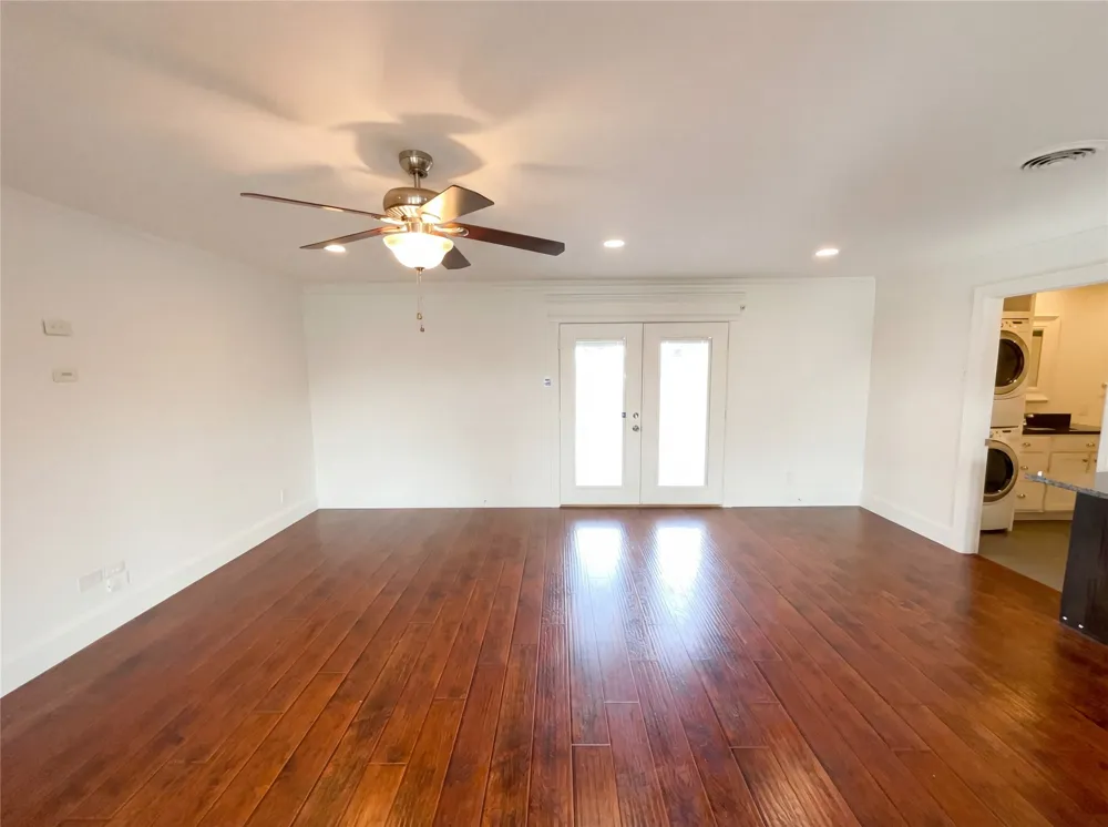 8541 Strathmore Drive Dallas, TX 75238