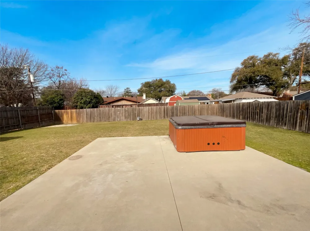 8541 Strathmore Drive Dallas, TX 75238