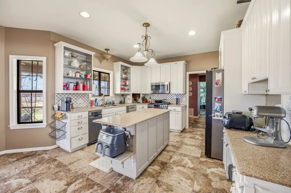 6363 E Fm 1188 Bluff Dale, TX 76433