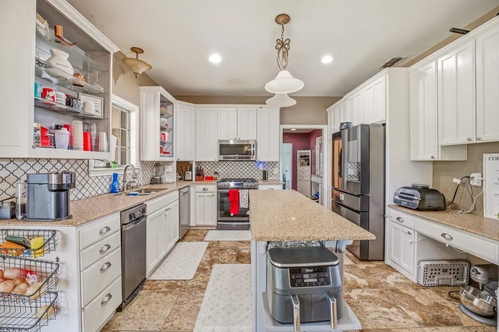 6363 E Fm 1188 Bluff Dale, TX 76433