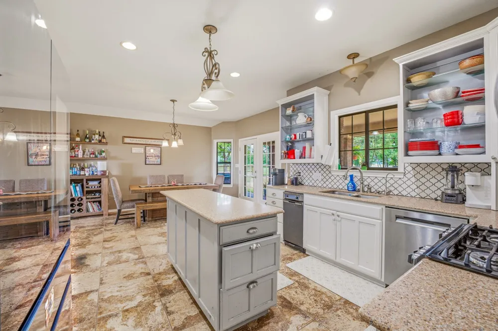 6363 E Fm 1188 Bluff Dale, TX 76433