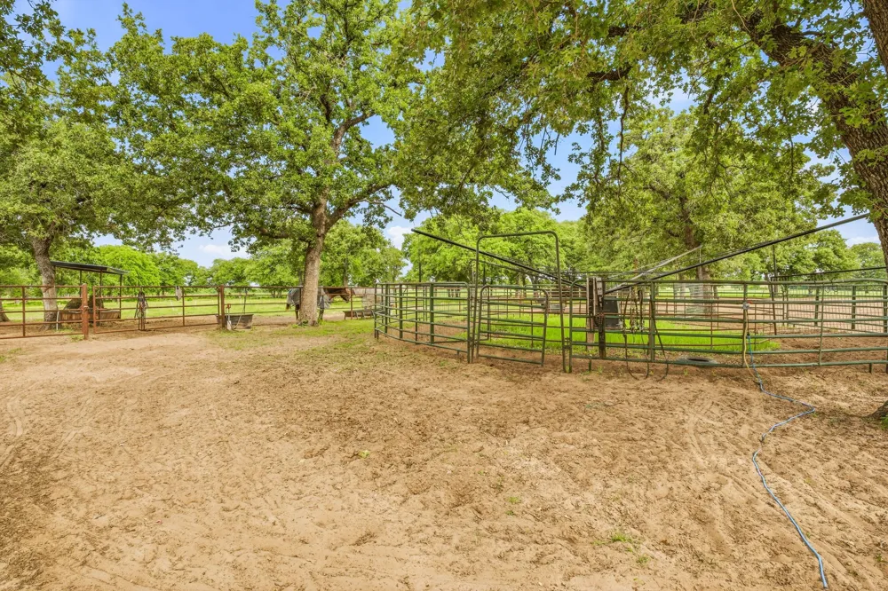 6363 E Fm 1188 Bluff Dale, TX 76433