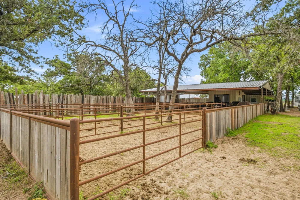 6363 E Fm 1188 Bluff Dale, TX 76433