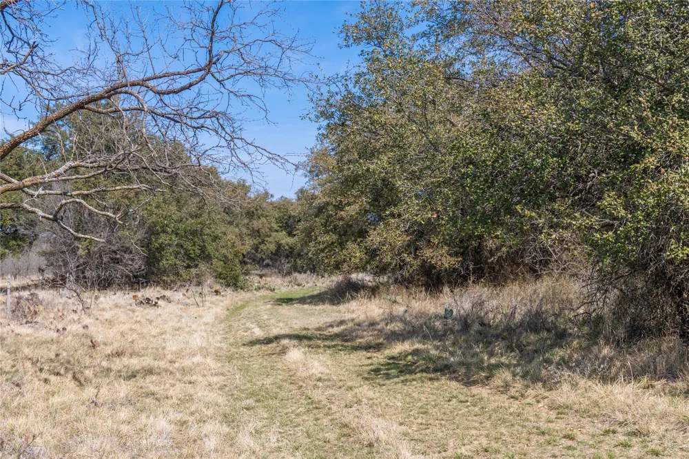 91 Co Rd 370 Carbon, TX 76435