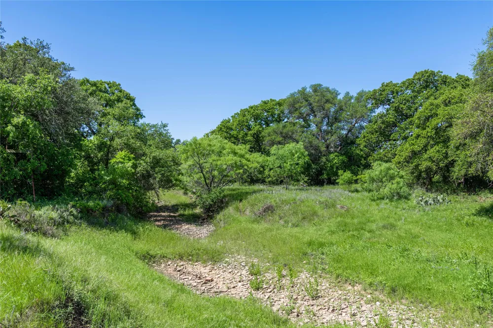 91 Co Rd 370 Carbon, TX 76435