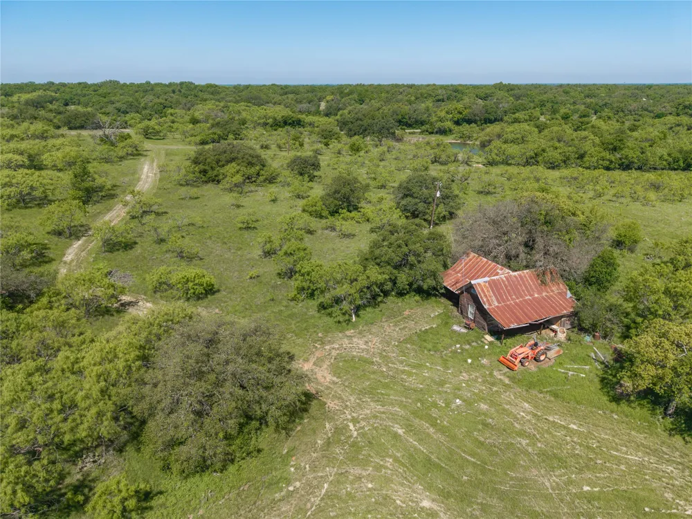 91 Co Rd 370 Carbon, TX 76435