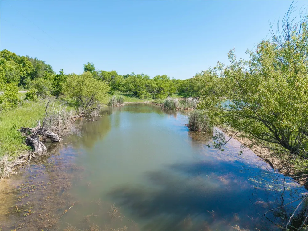 91 Co Rd 370 Carbon, TX 76435