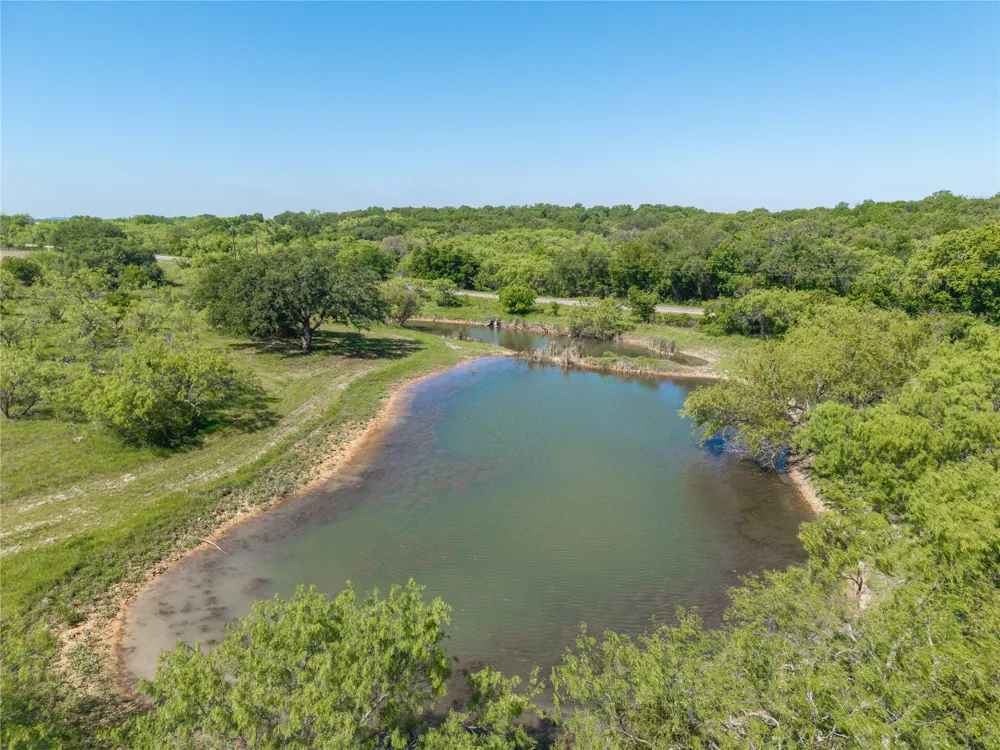 91 Co Rd 370 Carbon, TX 76435