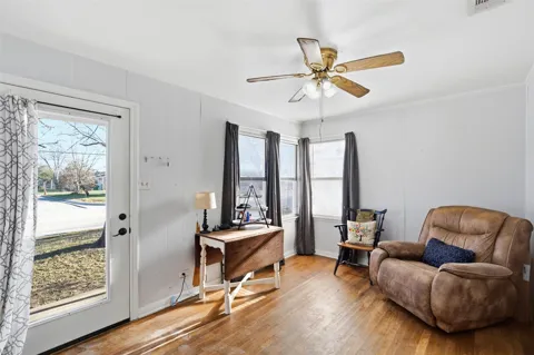 1503 W 10th Street
