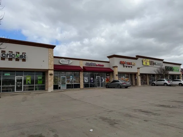 2736 Cedardale Road Lancaster, TX 75134