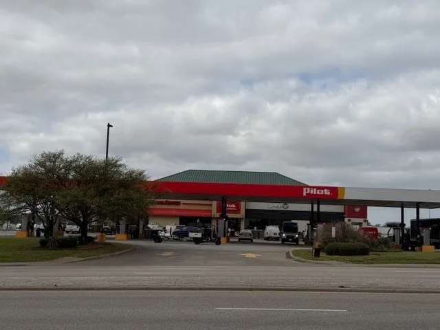 2736 Cedardale Road Lancaster, TX 75134