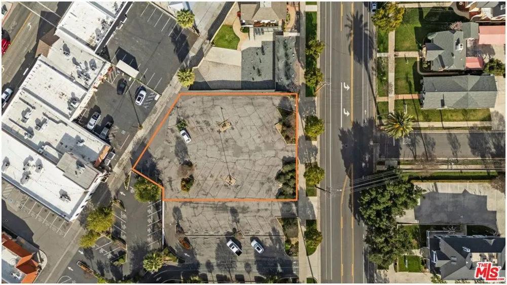 211 E Olive Avenue Redlands, CA 92373