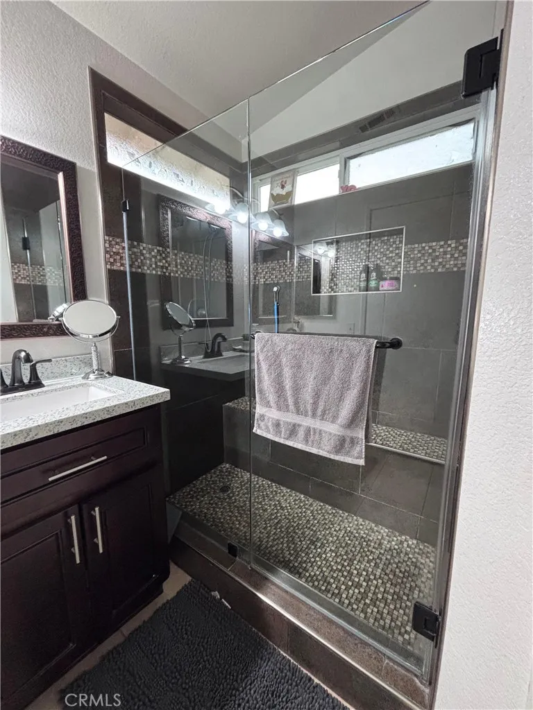 560 Coudures Perris, CA 92571