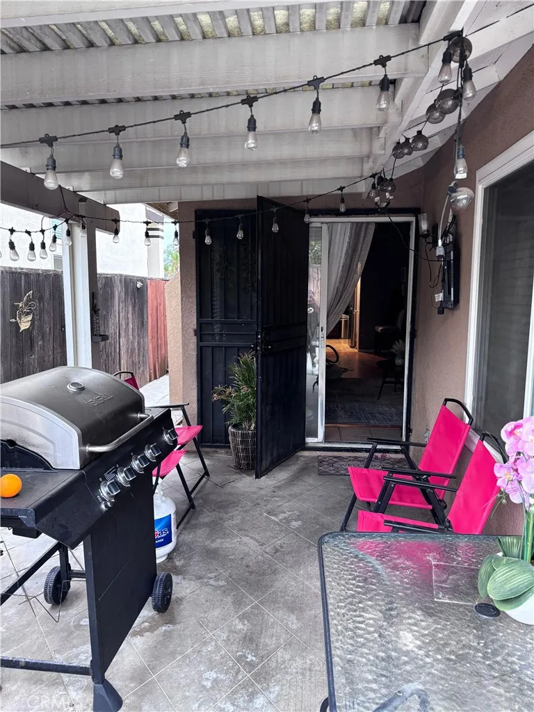 560 Coudures Perris, CA 92571