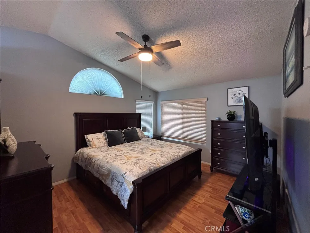 560 Coudures Perris, CA 92571