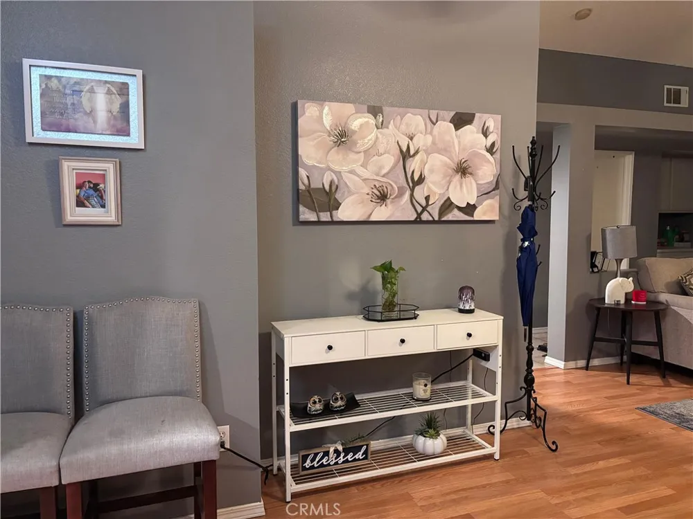 560 Coudures Perris, CA 92571