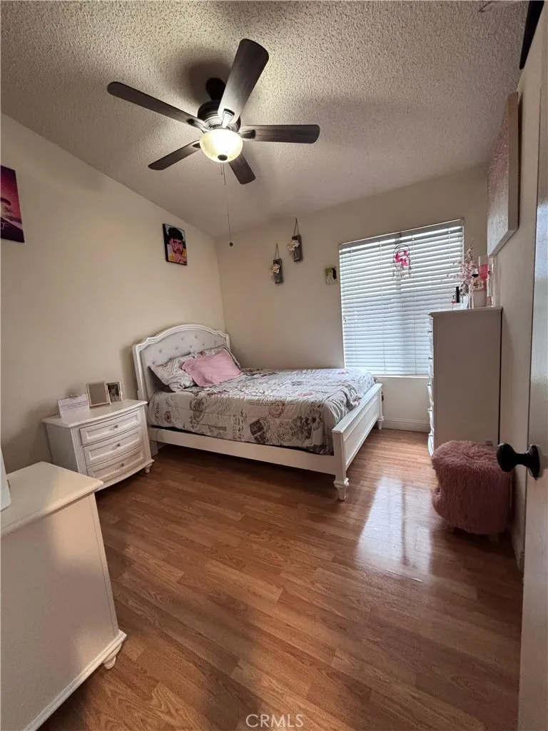 560 Coudures Perris, CA 92571
