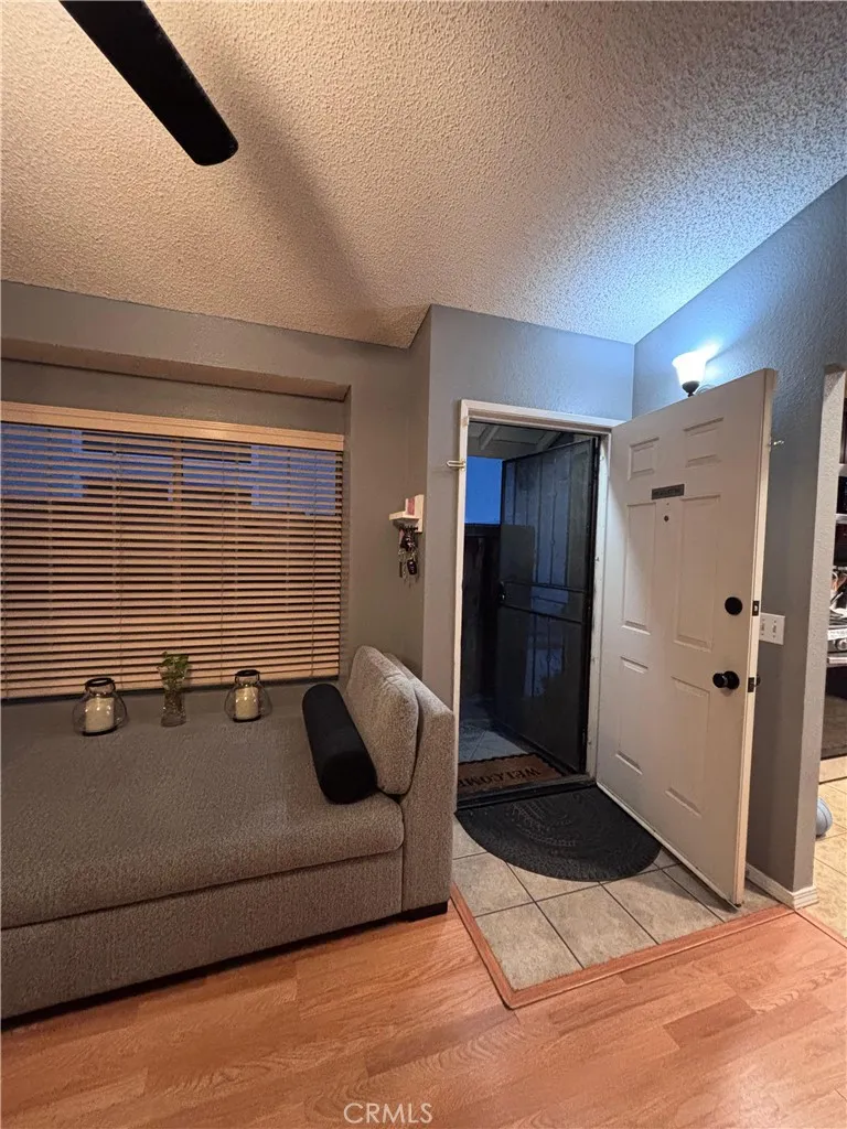 560 Coudures Perris, CA 92571