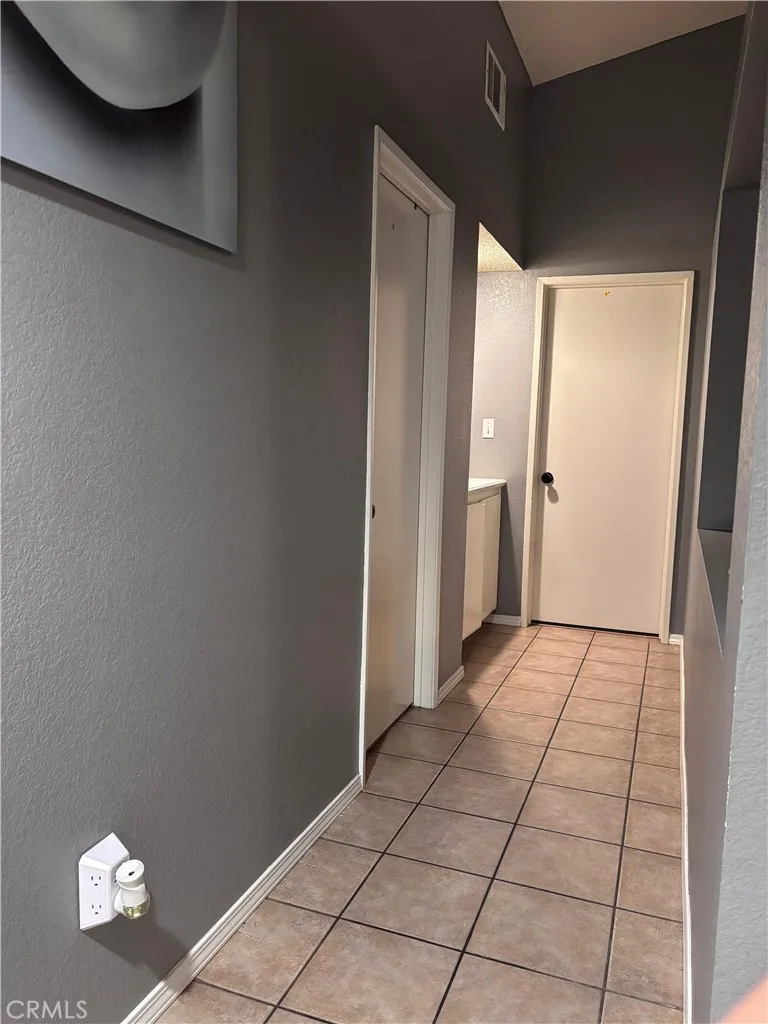 560 Coudures Perris, CA 92571