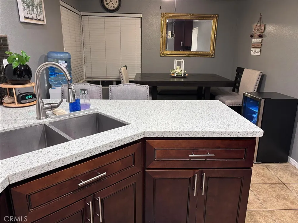 560 Coudures Perris, CA 92571