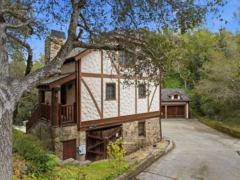 3035 Canyon Road Burlingame, CA 94010