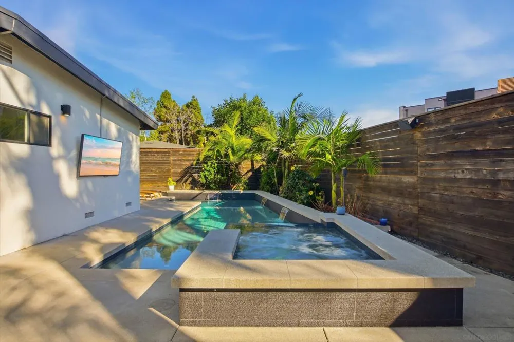 965 Home Ave Carlsbad, CA 92008