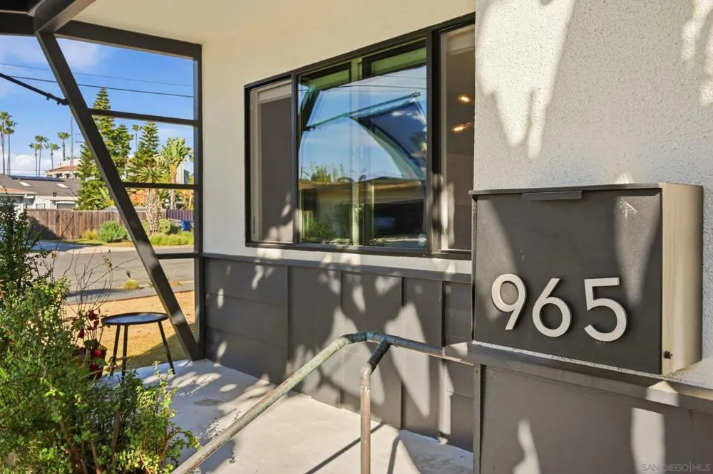 965 Home Ave Carlsbad, CA 92008