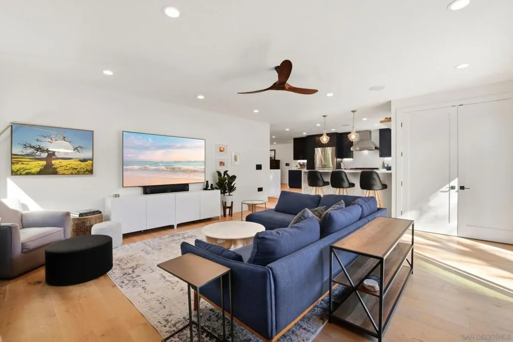 965 Home Ave Carlsbad, CA 92008