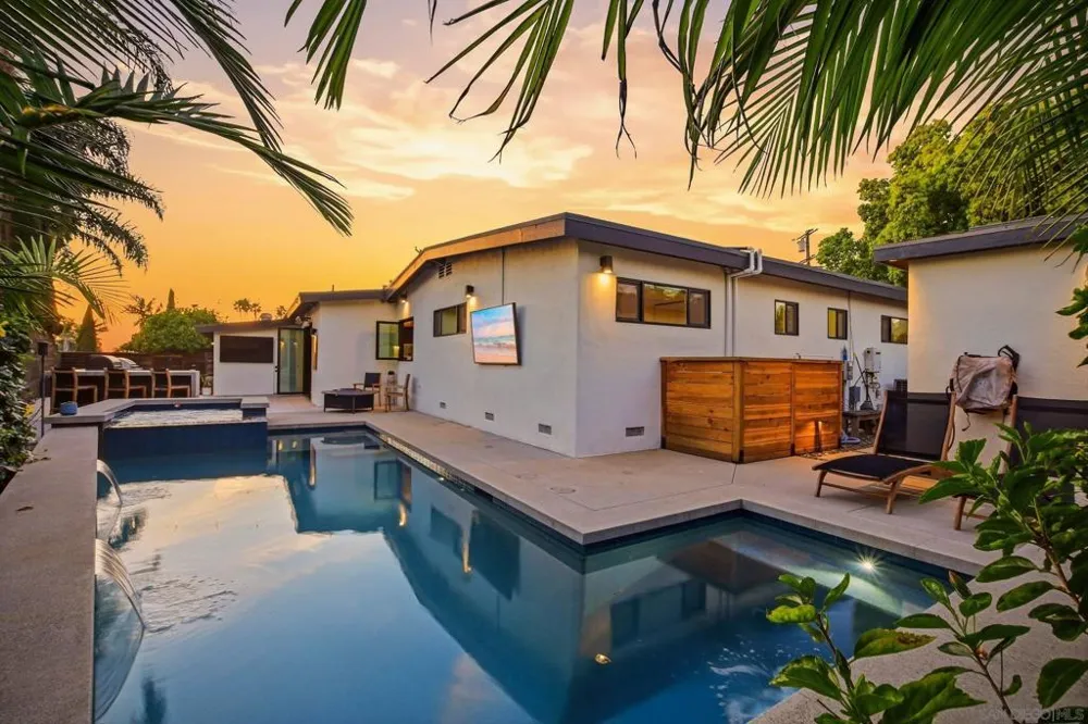 965 Home Ave Carlsbad, CA 92008