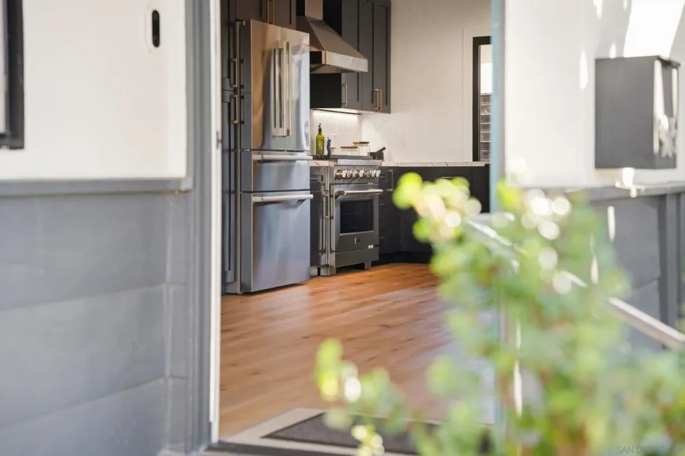 965 Home Ave Carlsbad, CA 92008