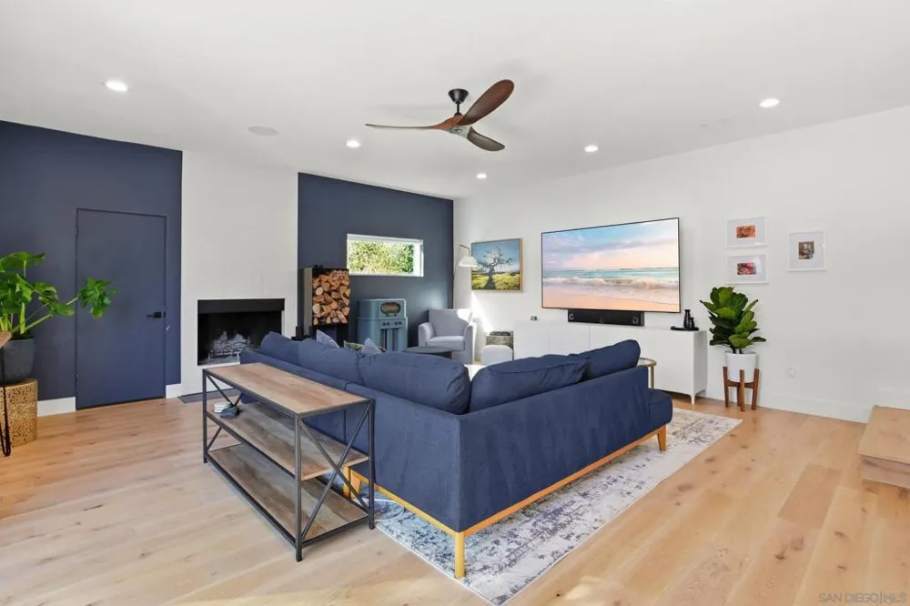 965 Home Ave Carlsbad, CA 92008