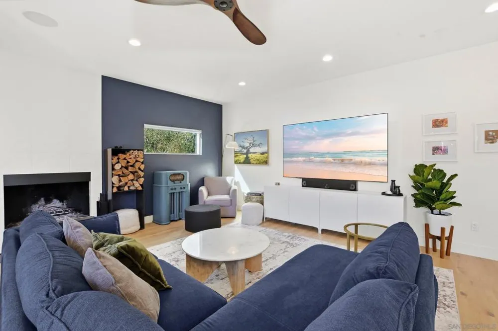 965 Home Ave Carlsbad, CA 92008